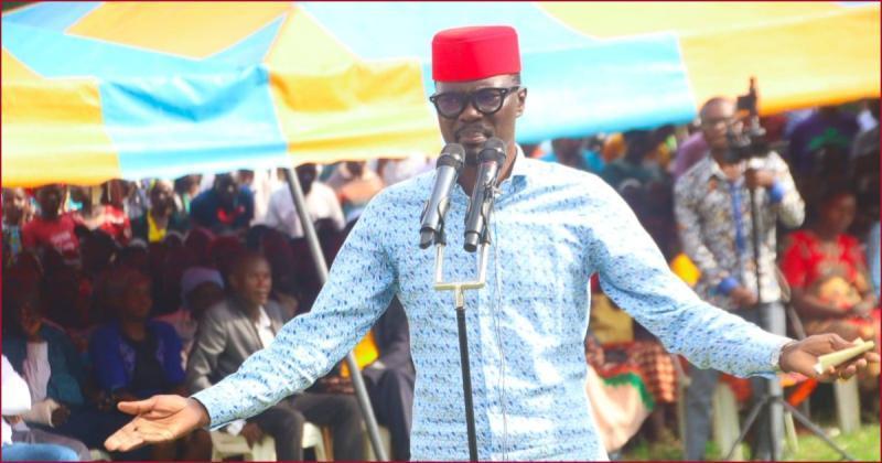 Kimilili MP Didmus Barasa addressing mourners in Bumula on Saturday, April 27.
